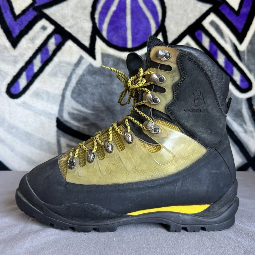 Size 12 - VASQUE Skywalk Stealth hiking boot firm rigid heavy speed lace